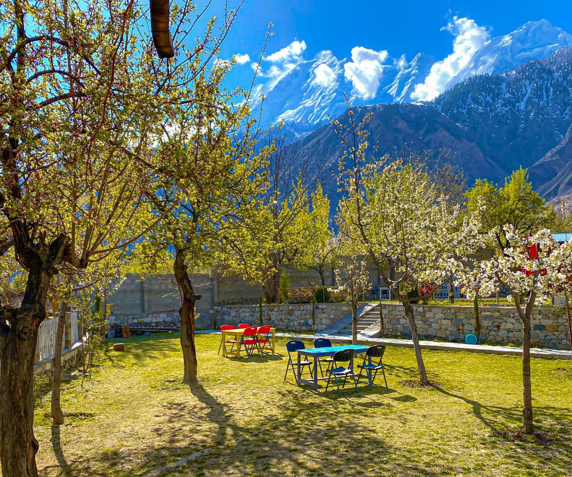 Dumani Nagar Hotel & Resort Karimabad  Экстерьер фото