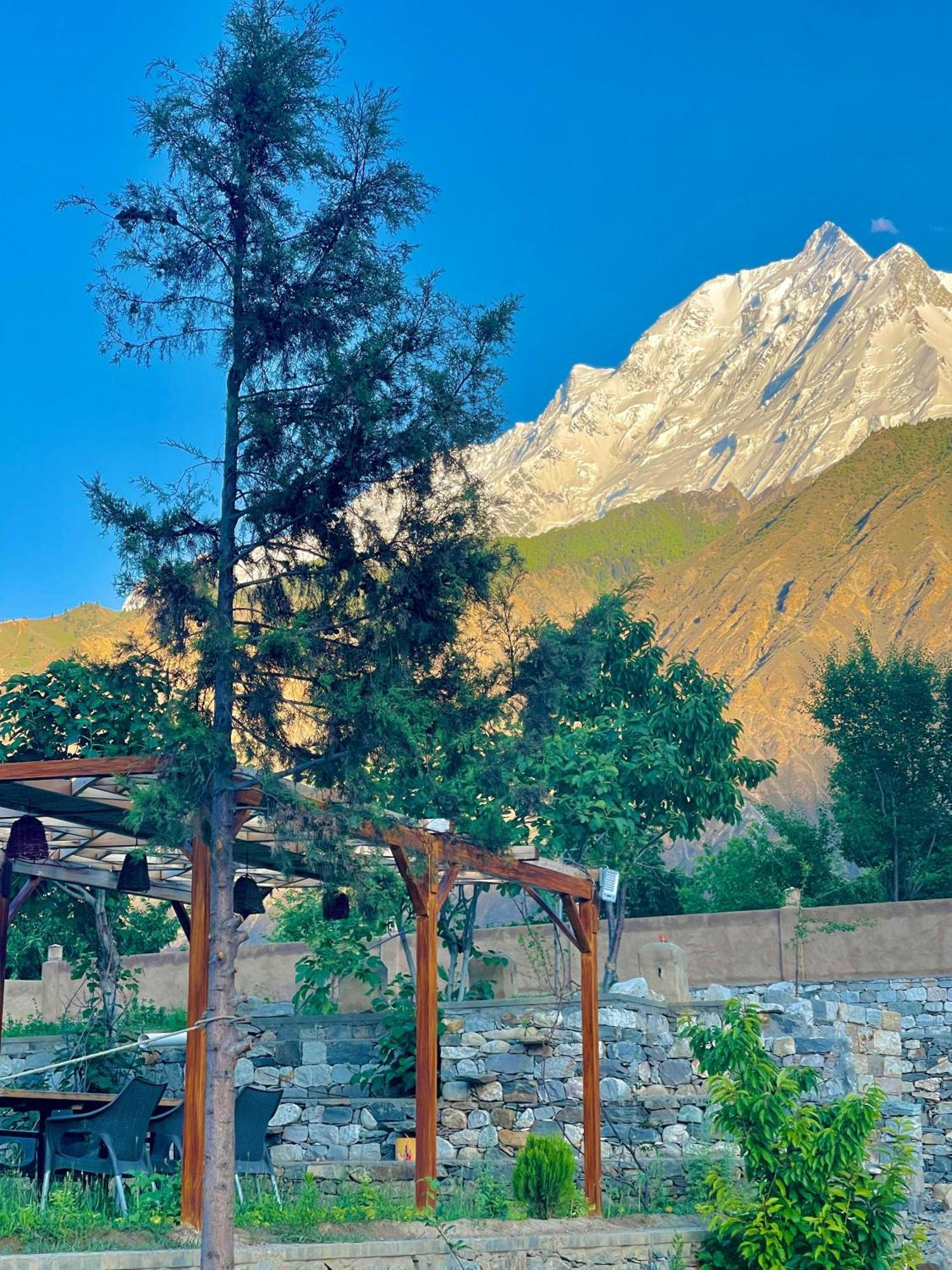 Dumani Nagar Hotel & Resort Karimabad  Экстерьер фото