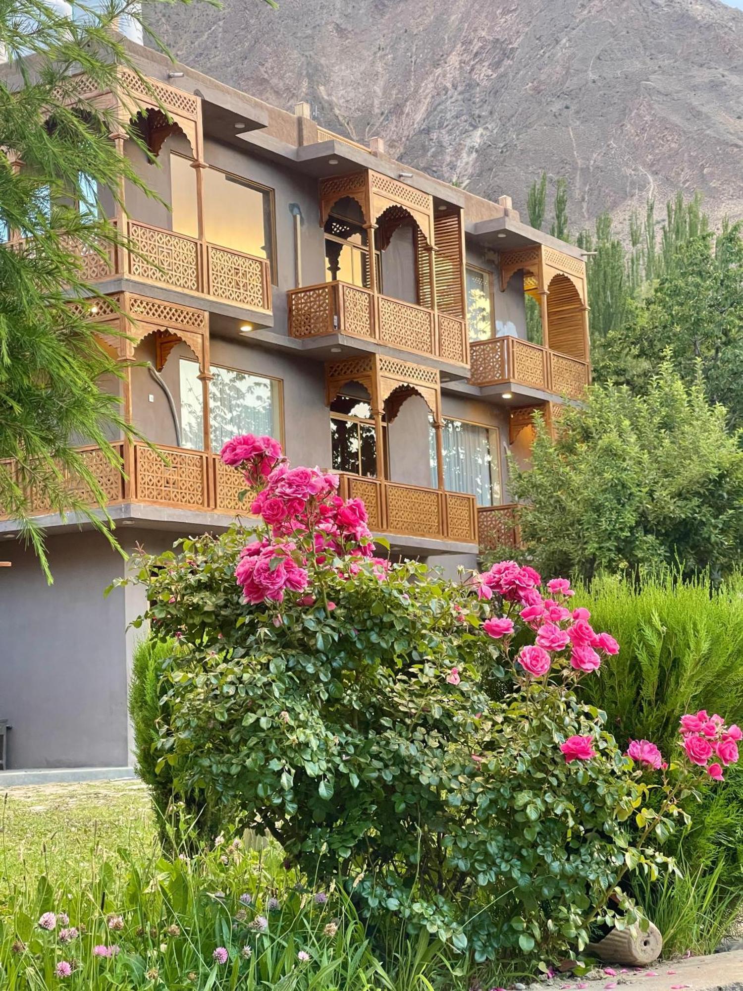 Dumani Nagar Hotel & Resort Karimabad  Экстерьер фото