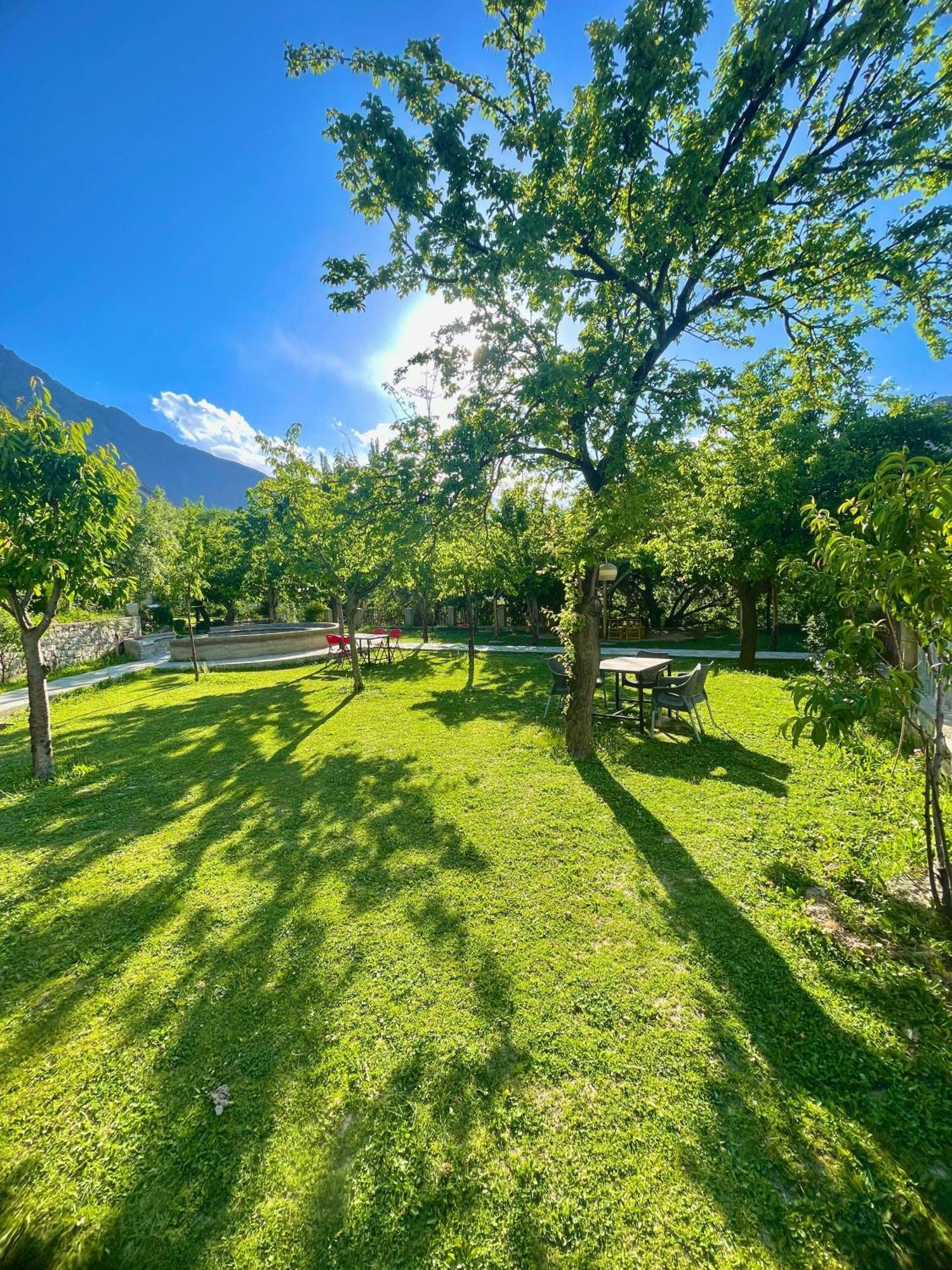 Dumani Nagar Hotel & Resort Karimabad  Экстерьер фото
