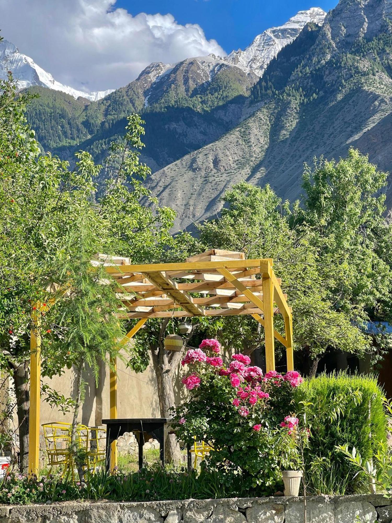 Dumani Nagar Hotel & Resort Karimabad  Экстерьер фото